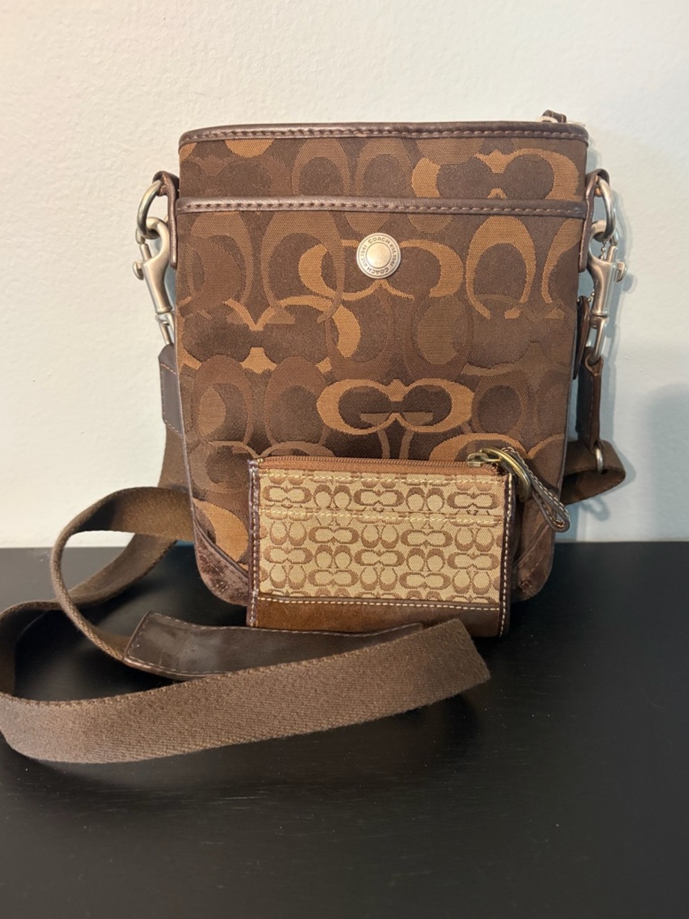 Coach Chelsea Swing Pack & Credit Card Holder